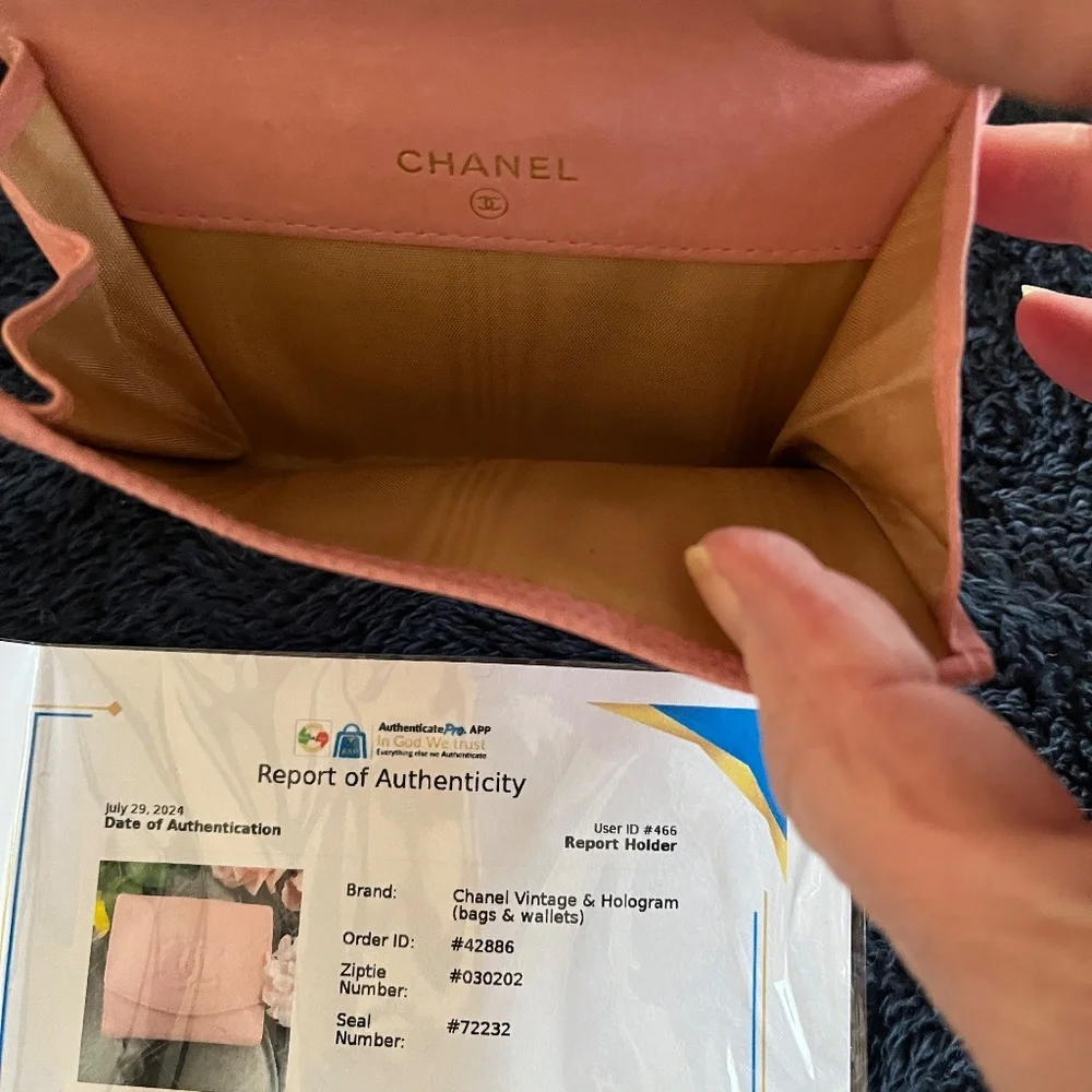Chanel Light Pink Compact Wallet - Picture 4 of 8